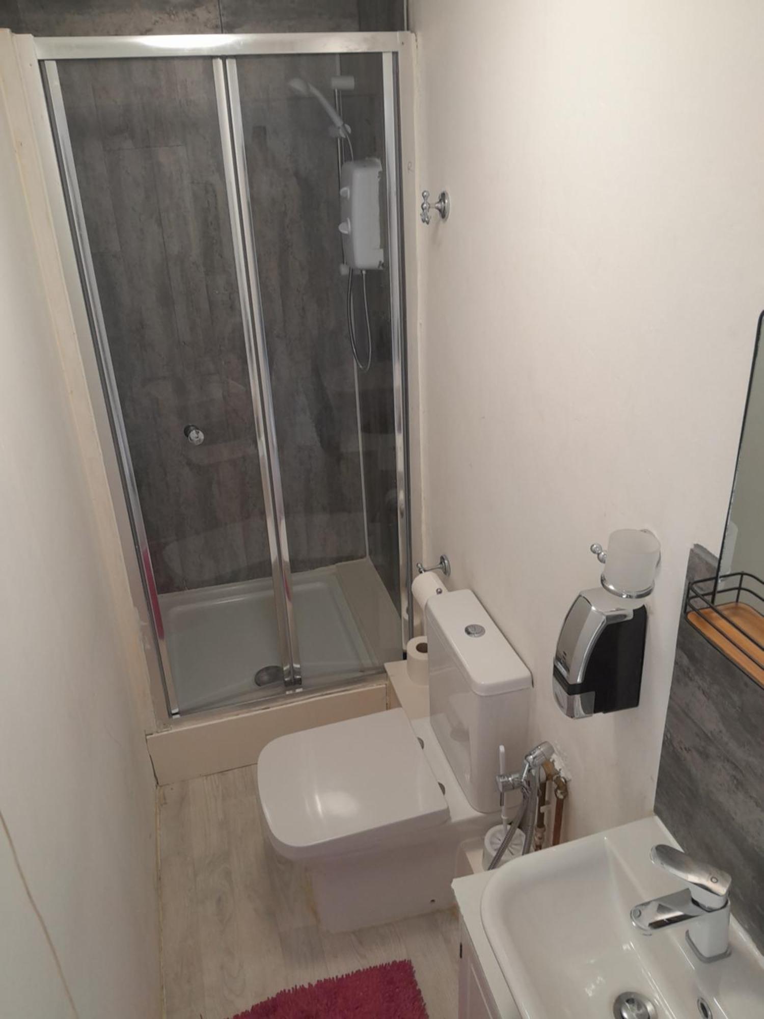 Ensuite Basic Room Budget Sketty 5 Swansea Eksteriør bilde
