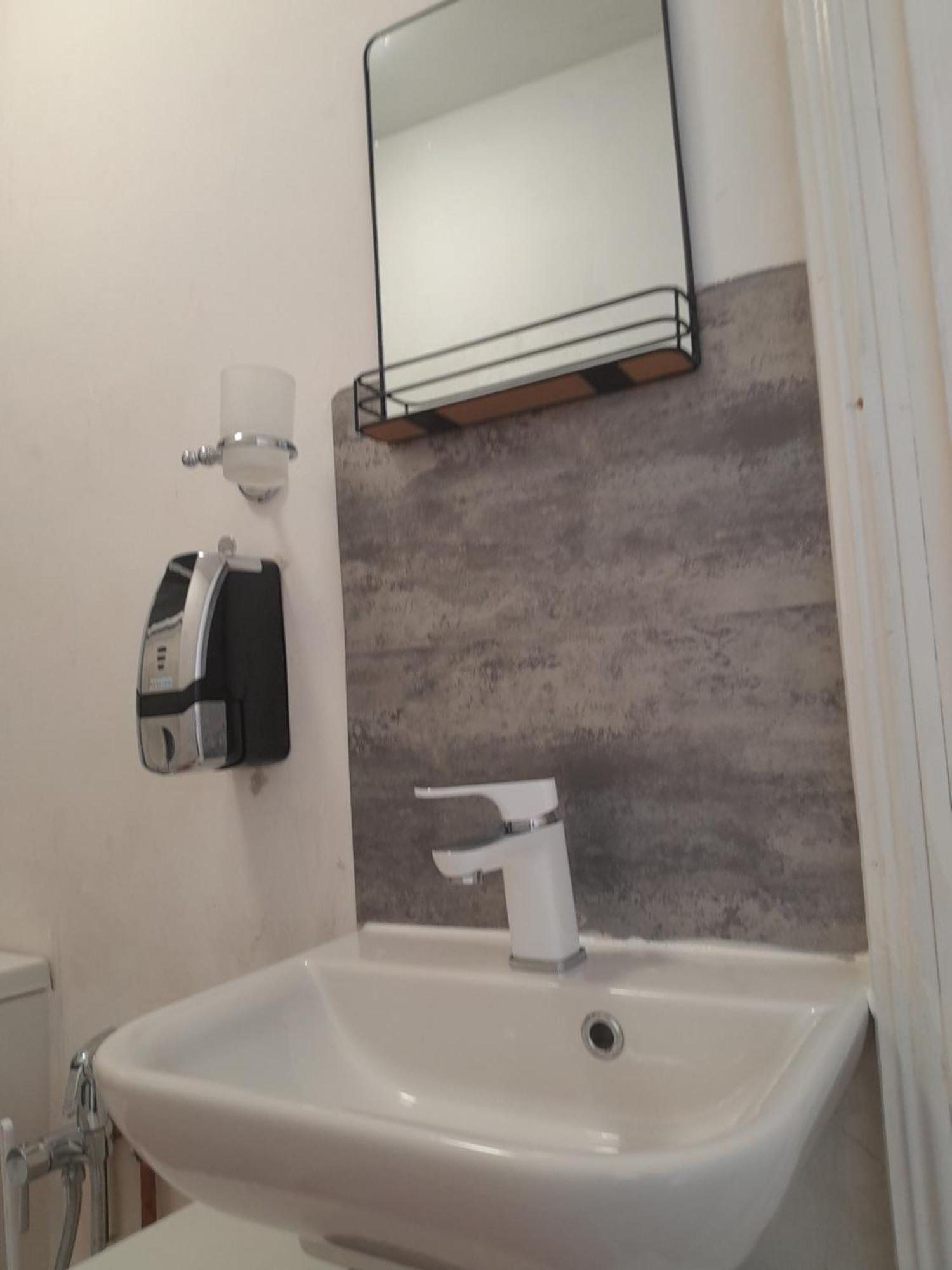 Ensuite Basic Room Budget Sketty 5 Swansea Eksteriør bilde
